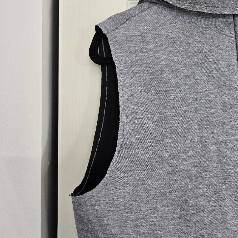 TOPSHOP Gray Sleeveless Open Front Vest with Pockets - Picture 5 of 8